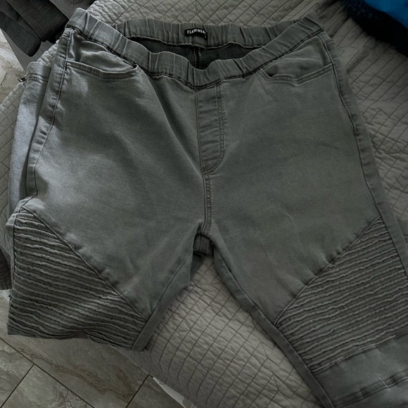 Flamingals Slant Pocket Zip Side Seam Detail Mid Waist Skinny Jean - Picture 11 of 11